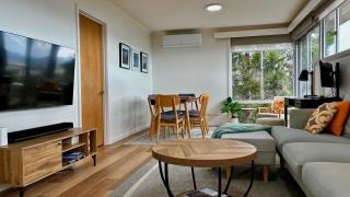 3 Bedroom Apartment - Sandy Bay - Gorgeous View - 0