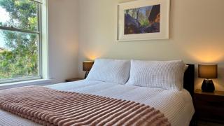 3 Bedroom Townhouse - Sandy Bay - Gorgeous View - 9