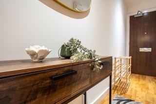 Leeds City Living by The River - Sleeps 10 - Balcony - 8