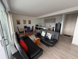 Spacious and Luxurious -Stratum 6 - 8