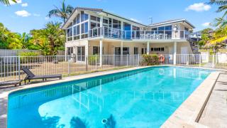 Beachfront Escape - 8