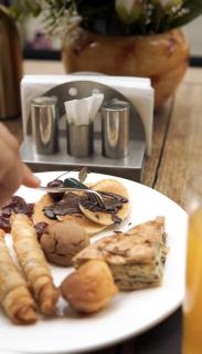 Khan Family Hotel - 4