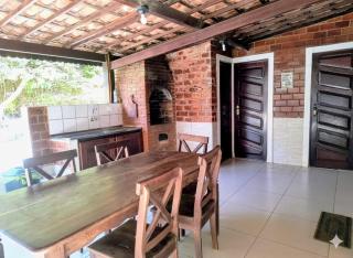 Casa de frente para a piscina - 7