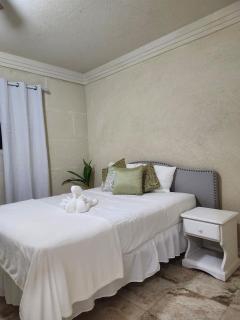 Azura Vacation Rental - 1