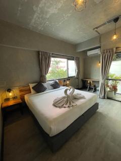 Mad Monkey Bangkok - 9