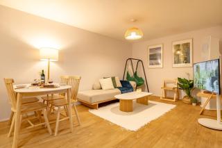 Cozy Sienna - Warm Family Stay Near Subway Line 2 - 0