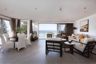 Sunrise & Sea views - Luxe downtown Penthouse - 0