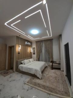 Adeniyi Jones Court Luxury Home - 4