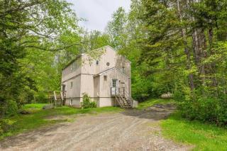Chalet With Mountain View Steps From Shuttle - 0