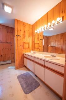 Chalet With Mountain View Steps From Shuttle - 3