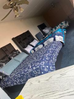 Lenisia Corporate Guest House - 8