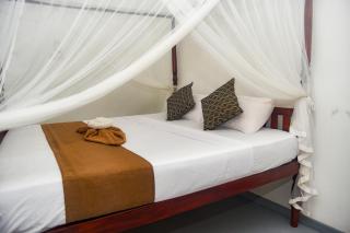 The Golden Sand Villa in Unawatuna - 9