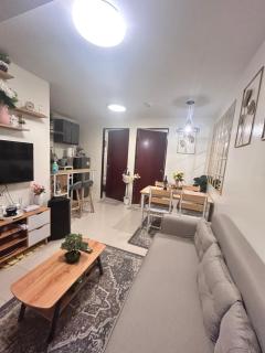 StayUrban Manila 2BR Urban Deca Bldg 7 Near Gate - 6