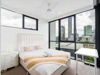 Luxury South Bank Apartment | City Views - Brisbane - 4