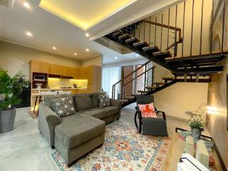 Arumdaun Villa, with Private Pool in Cigadung - Bandung - 0