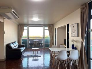 Bann-Kun Impact 2BR Condo Wi-Fi MRT Pink - 6