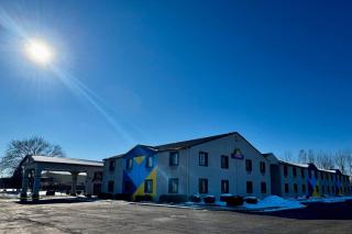 Days Inn by Wyndham Lincoln, IL - 8