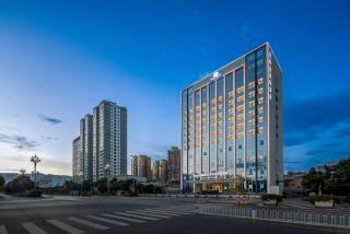 Days Hotel by Wyndham Kunming Yiliang - 0