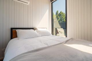 Henge Cabin by Tiny Away - 5