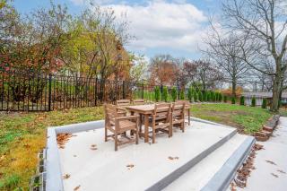 Spooky Nook 4BR, Game Room, Sleeps 8 - 6