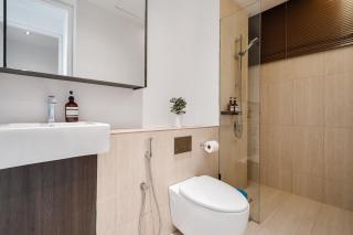 Lumi Tropicana Golf Course View with PS4 and Board Games B1-25 - 6