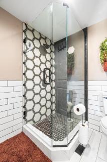 Boho Chic Dt Visalia W Modern Art Flair - 4