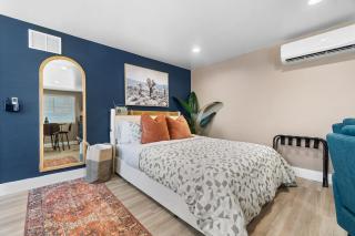 Boho Chic Dt Visalia W Modern Art Flair - 2