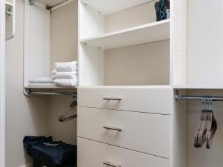 Lux Townhome With Parking and Rooftop Putting Green - 5