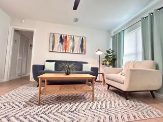 Cozy Modern 3BR Escape - Sanford - 9