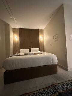 Leeda Pyramids View - 9