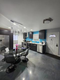 Modern/Retro Condo - High Point - 7