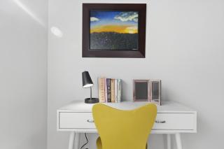 4BR Chicon 2025 New Build, by UT, Downtown, King Beds, RainShower - 6