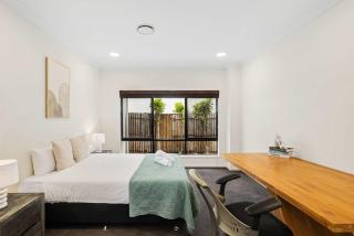 Family-Friendly 4BR with Dual Dining Kid-Friendly - 2