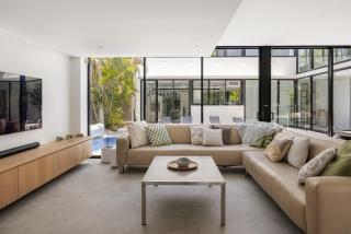 Luxury Retreat with Private Beach & Jetty - 1