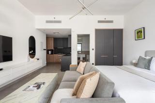 Frank Porter - DT1 Tower - 1