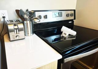 Chic Boho Retreat | Minutes from Downtown London - 5