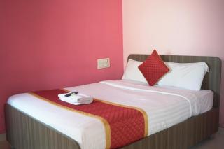 Hotel Golden Stays - 9