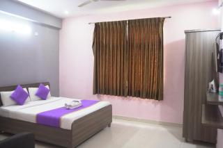 Hotel Golden Stays - 5