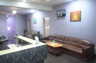 Hotel Golden Stays - 1