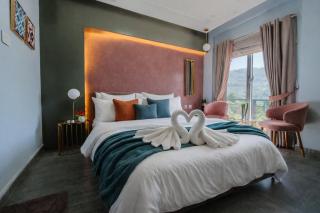 Presidential 3-Bedroom Family Cottage With Mountains View - Murree Hills - 0