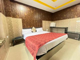 SHREE DWARKESH RESORT & WATERPARK I 07km from shreenathji temple 966o9o1oo6 - 3