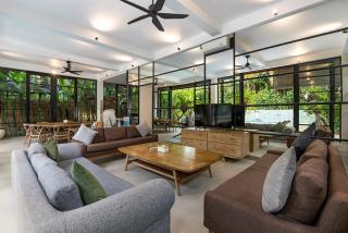 Walk, Best of Berawa, 5bd villa, 2min from Finns - 7