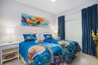 Naples Dream at WTC with Heated Pool SPA Sauna 7 bicycles and 3 mls to beach - 5