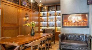 James Joyce Coffetel· Zhengzhou Wenhua Road Technology Market - 3