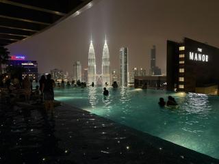 Twin Tower Crush by KF - 6