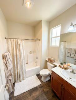 Sunny Marina Del Rey Apartment- Hot Tub, Game Room, BBQ, Projector - 1