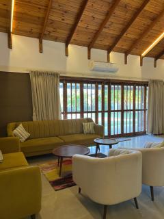 StayGuru Luxury Villa - 8