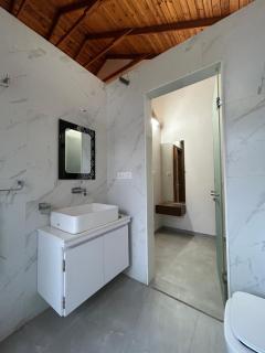 StayGuru Luxury Villa - 1