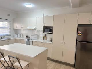 Stunning Ground Floor Apt with Ocean Views - 3