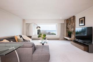 Elegant Cypress Park Villa with Panoramic Ocean View - 9